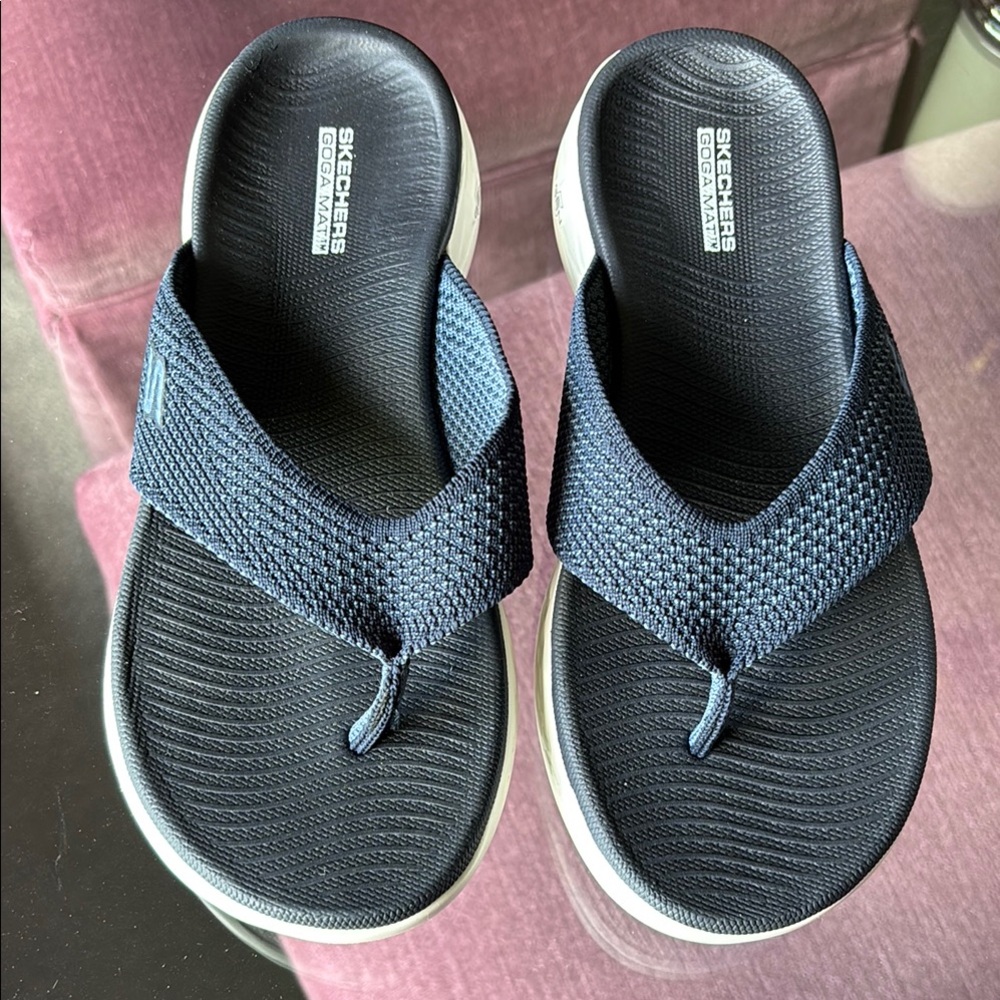 Skechers Navy Blue Goga Mat Sandals 7 New